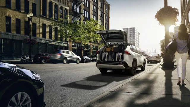 Toyota RAV4 crossover — 9