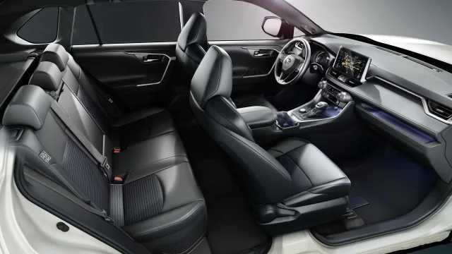 Toyota RAV4 crossover — 16