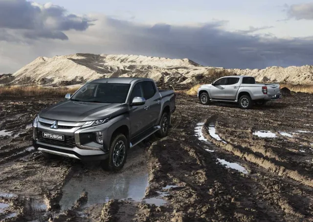 Mitsubishi L200 2.4D MT Intense — 9