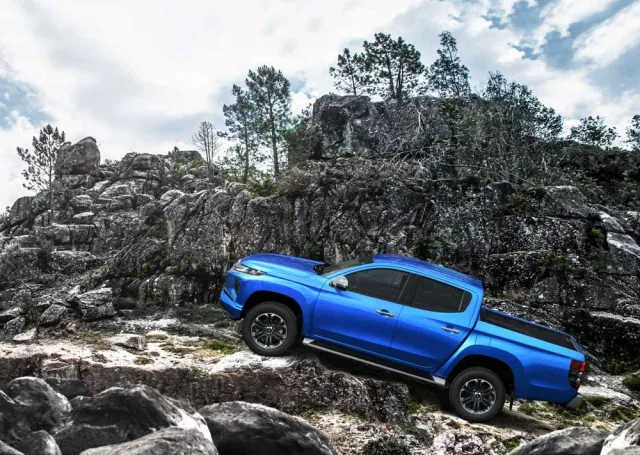 Mitsubishi L200 2.4D MT Intense — 11