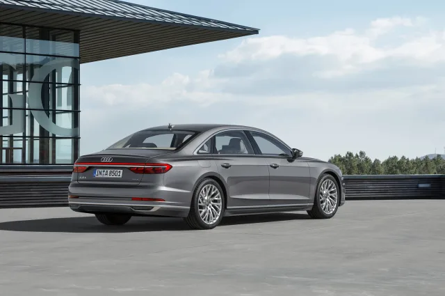 Audi A8 3.0T AT quattro 55 TFSI — 17