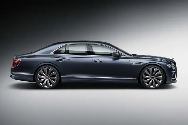 Bentley Flying Spur (Бентли Флаинг Спур) седан — 4
