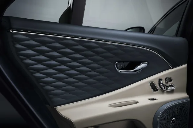 Bentley Flying Spur (Бентли Флаинг Спур) седан — 9
