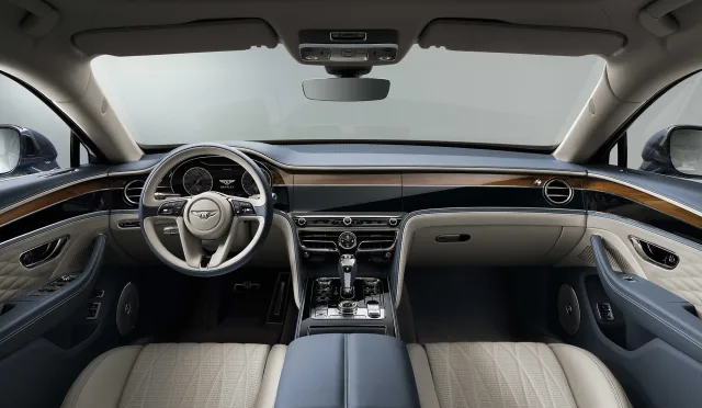 Bentley Flying Spur (Бентли Флаинг Спур) седан — 10