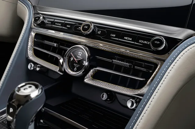 Bentley Flying Spur (Бентли Флаинг Спур) седан — 12