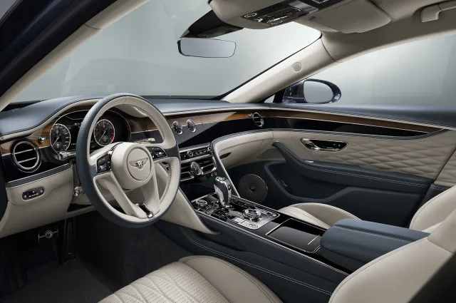 Bentley Flying Spur (Бентли Флаинг Спур) седан — 14