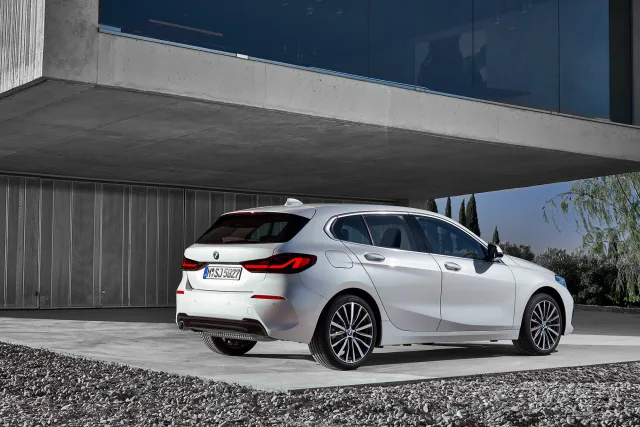 BMW 2.0D AT 120d — 18