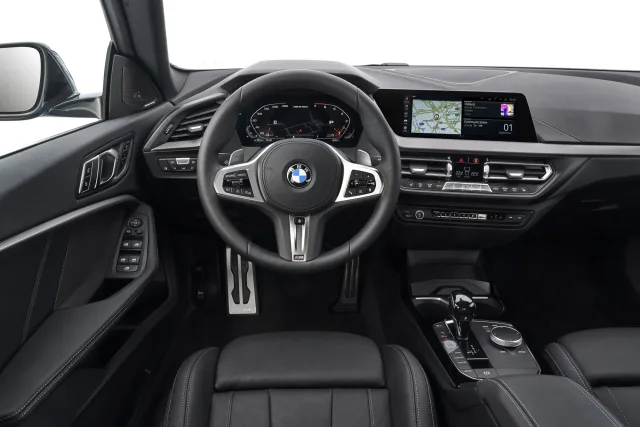 BMW 2.0D MT 218d Gran Coupe — 24