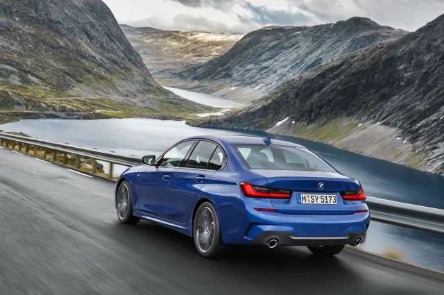 BMW 3 Series седан — 6