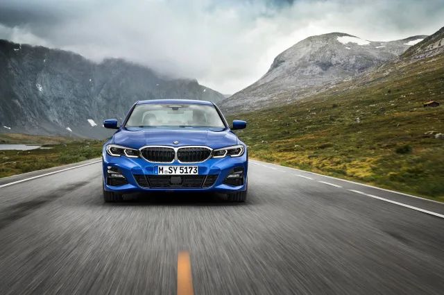 BMW 3 Series седан — 13
