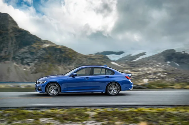 BMW 3 Series седан — 20