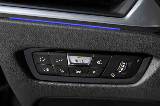 BMW 3 Series седан — 22