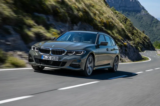 BMW 2.0D AT 320d xDrive Touring — 2