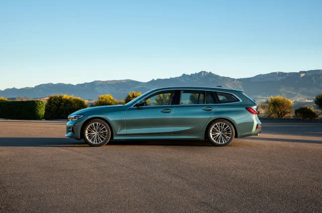 BMW 2.0D AT 320d xDrive Touring — 7