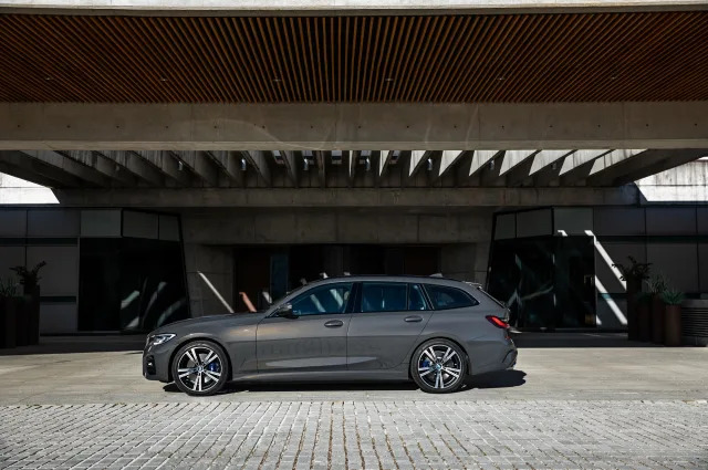 BMW 2.0D AT 320d xDrive Touring — 8