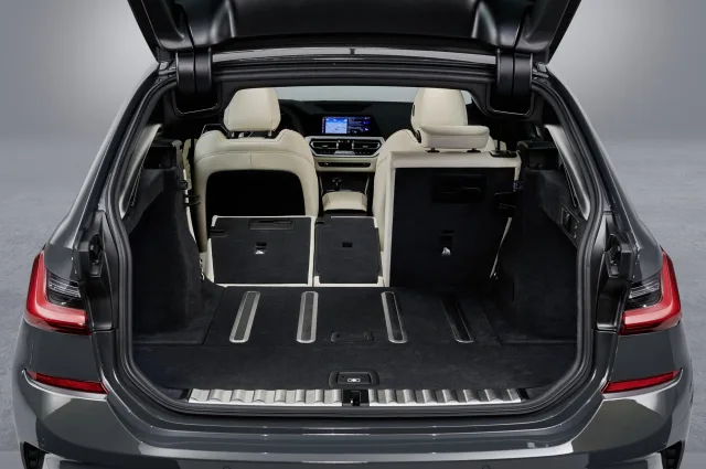BMW 2.0D AT 320d xDrive Touring — 12