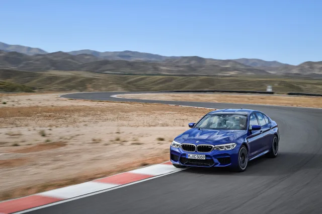 BMW M5 F90 (БМВ М5) седан — 6