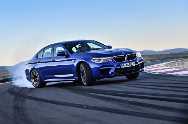 BMW M5 F90 (БМВ М5) седан — 10