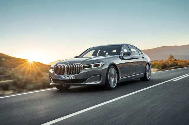 BMW 7 Series седан — 4