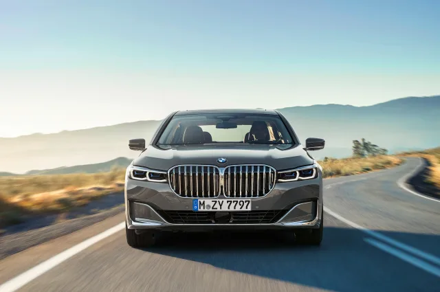 BMW 7 Series седан — 8