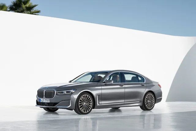 BMW 7 Series седан — 10