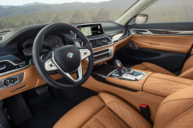 BMW 7 Series седан — 15