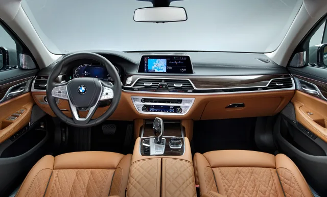 BMW 7 Series седан — 22