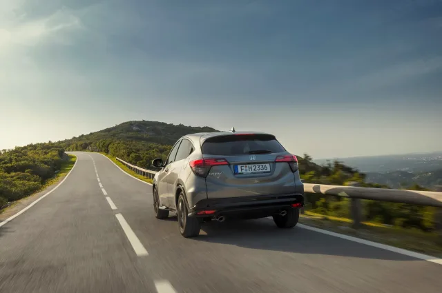 Honda HR-V (Хонда АшР-В) кроссовер — 2