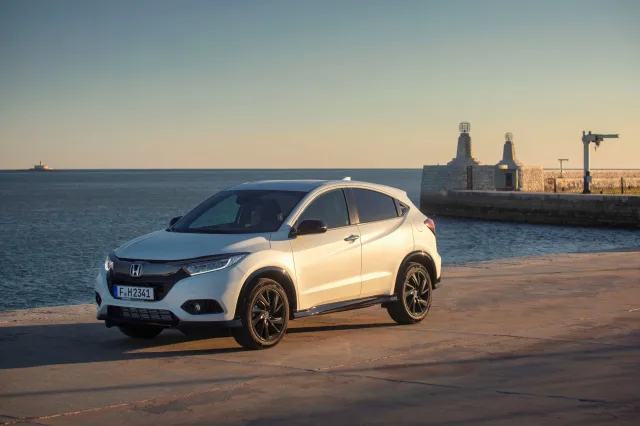 Honda HR-V (Хонда АшР-В) кроссовер — 6