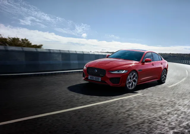 Jaguar XE sedan — 3
