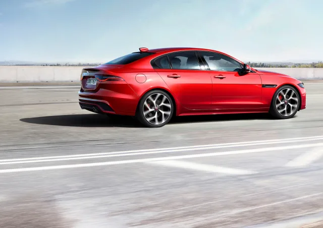 Jaguar XE sedan — 5