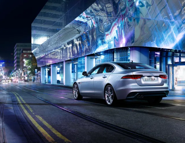 Jaguar XE sedan — 6