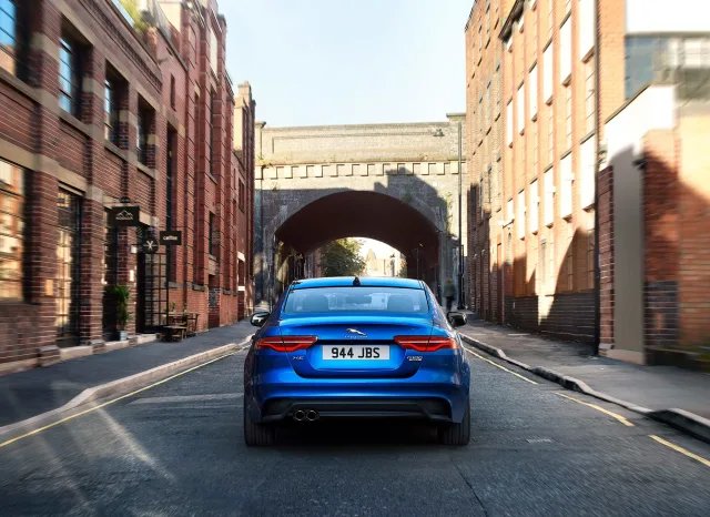 Jaguar XE sedan — 7