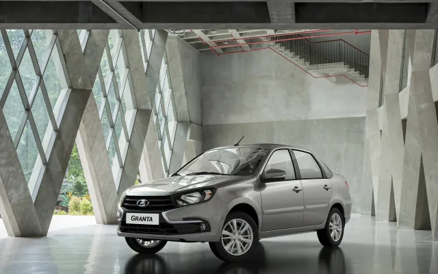 Lada Granta седан — 4