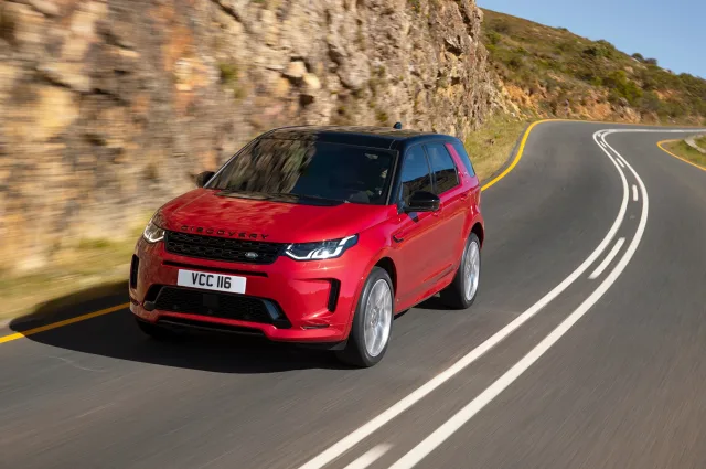 Land Rover Discovery Sport crossover — 6
