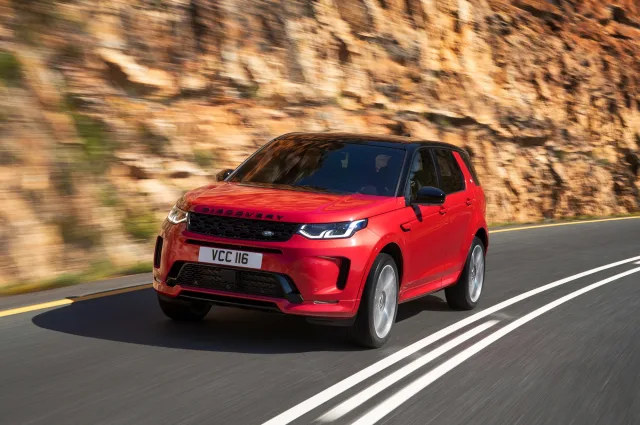 Land Rover Discovery Sport crossover — 8