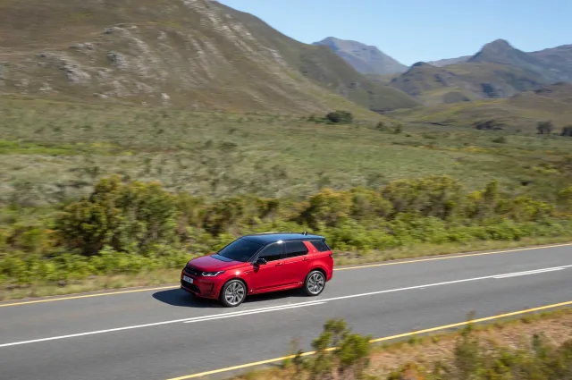Land Rover Discovery Sport crossover — 10