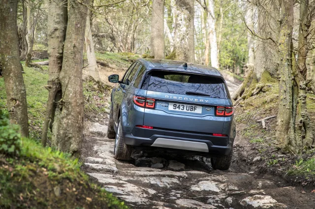 Land Rover Discovery Sport crossover — 17