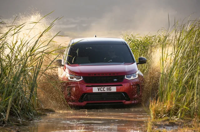 Land Rover Discovery Sport crossover — 18