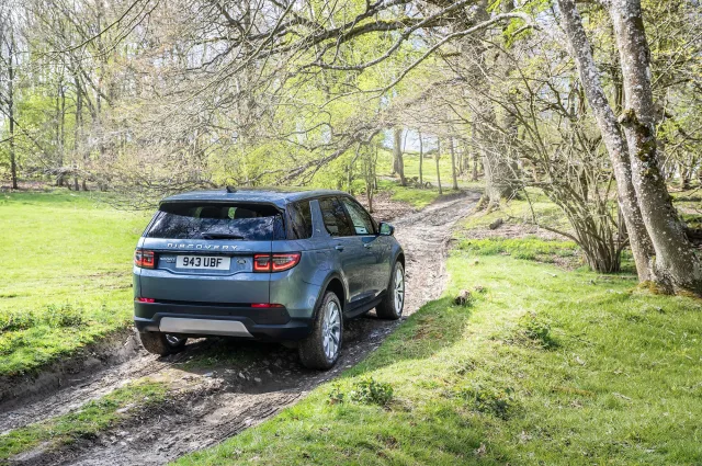 Land Rover Discovery Sport crossover — 21