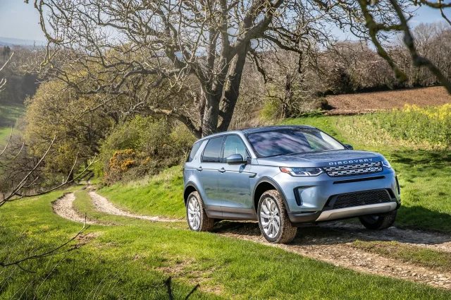 Land Rover Discovery Sport crossover — 24