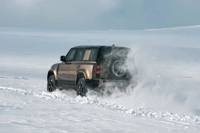Land Rover Defender 110 позашляховик — 9
