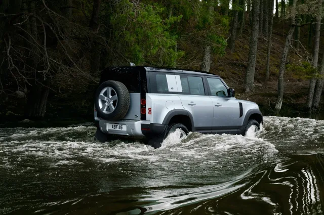 Land Rover Defender 110 позашляховик — 18