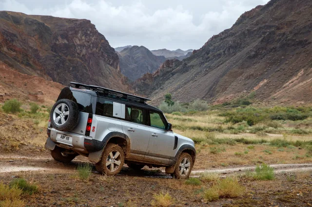 Land Rover Defender 110 позашляховик — 19