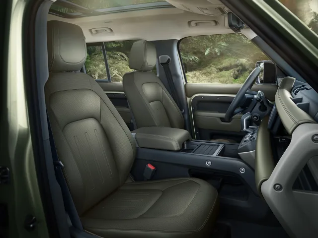 Land Rover Defender 110 позашляховик — 24