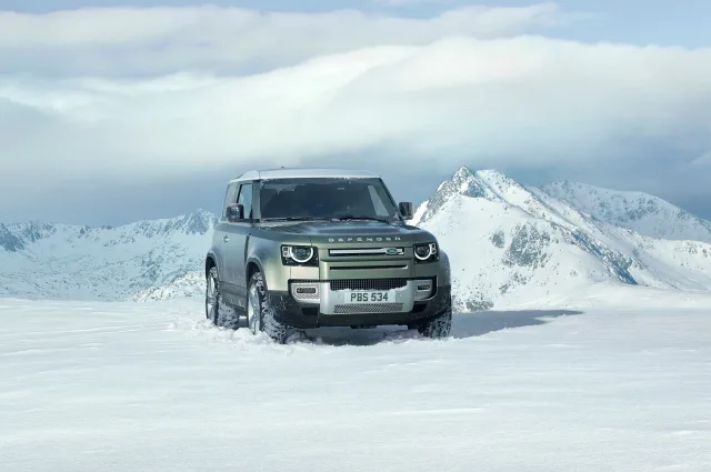 Land Rover Defender 90 (Ленд Ровер Дефендер) внедорожник — 2