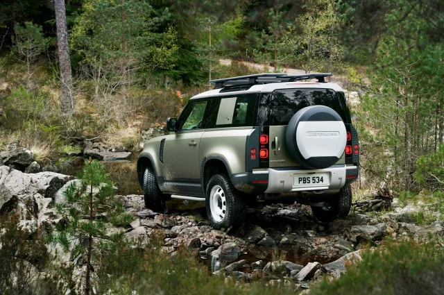 Land Rover Defender 90 (Ленд Ровер Дефендер) внедорожник — 9