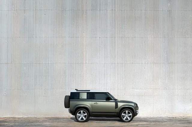Land Rover Defender 90 (Ленд Ровер Дефендер) внедорожник — 10