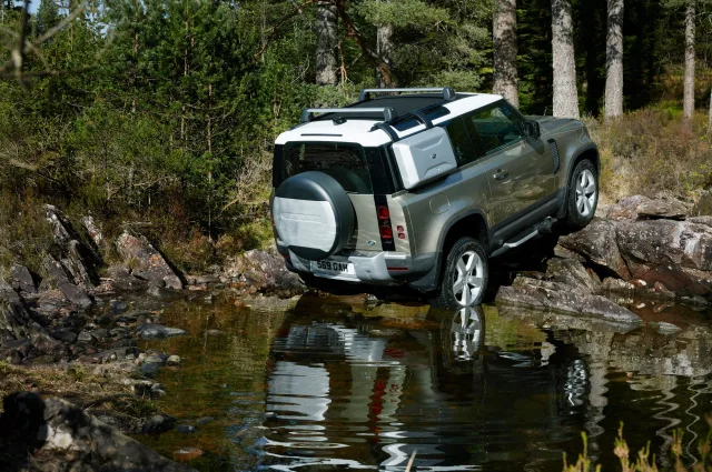 Land Rover Defender 90 (Ленд Ровер Дефендер) внедорожник — 12