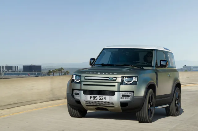 Land Rover Defender 90 (Ленд Ровер Дефендер) внедорожник — 14